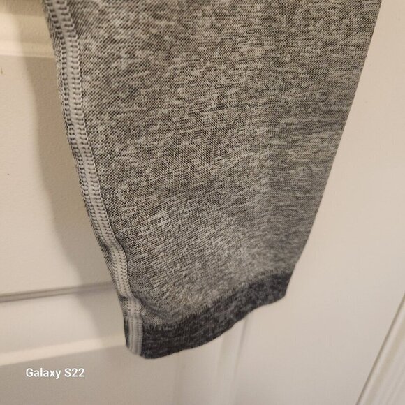 SPANX "Spacedye" Cloudy Grey Sculpt Leggings. NWT. Size Medium - Picture 3 of 8